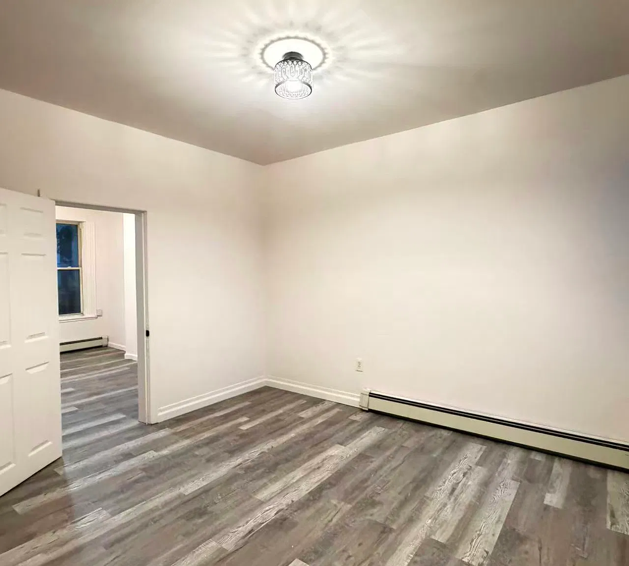 3 bed, 1200 sqft, $1,900 — Photo 2