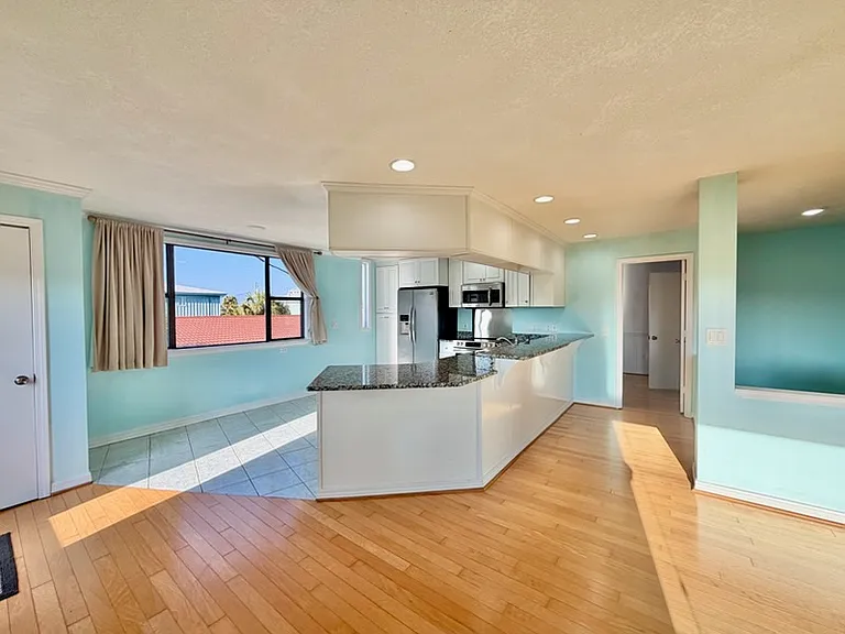 723 Sailfish Dr — Photo 9