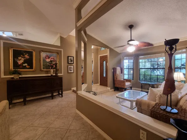 317 Caen Ct, Kissimmee, FL 34759