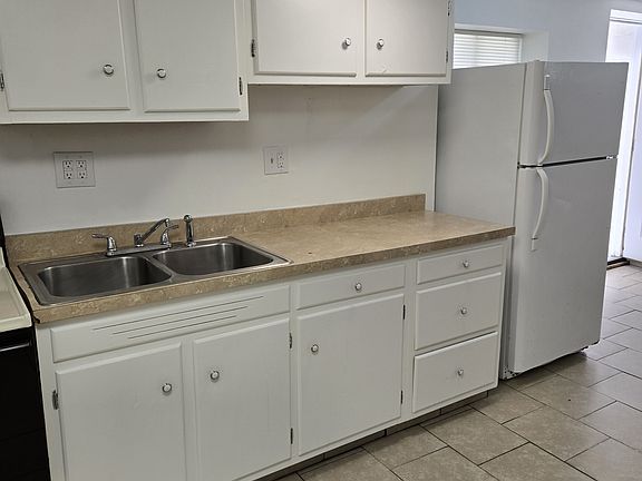 4th image of 548 Brookline Dr #5