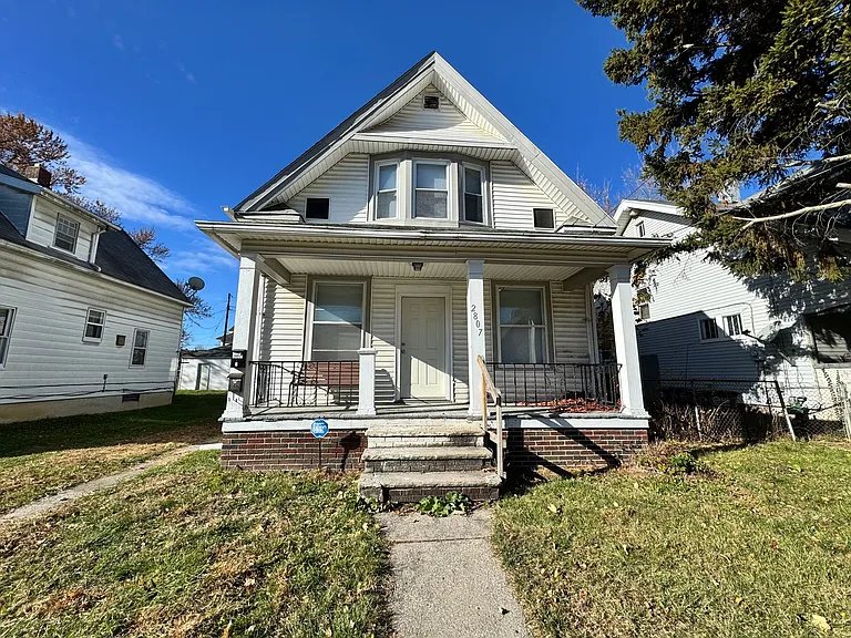 2807 Chestnut St — Photo 1