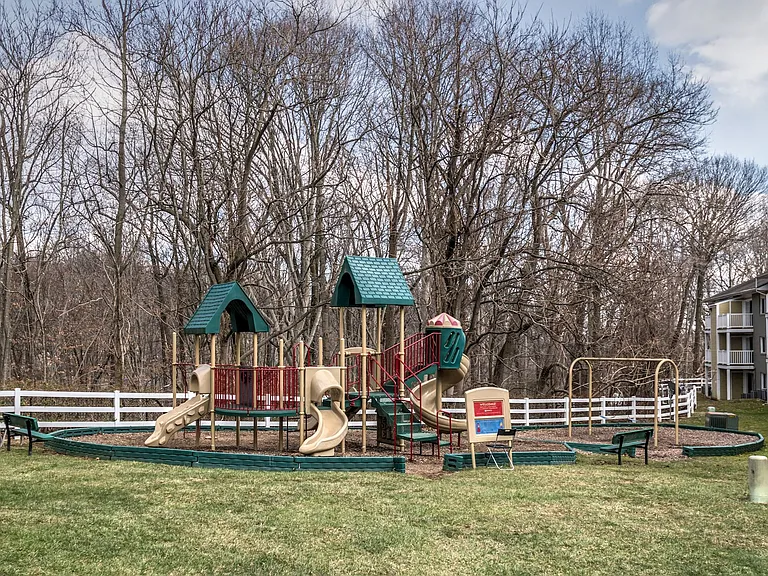 Ellicott Grove — Photo 39