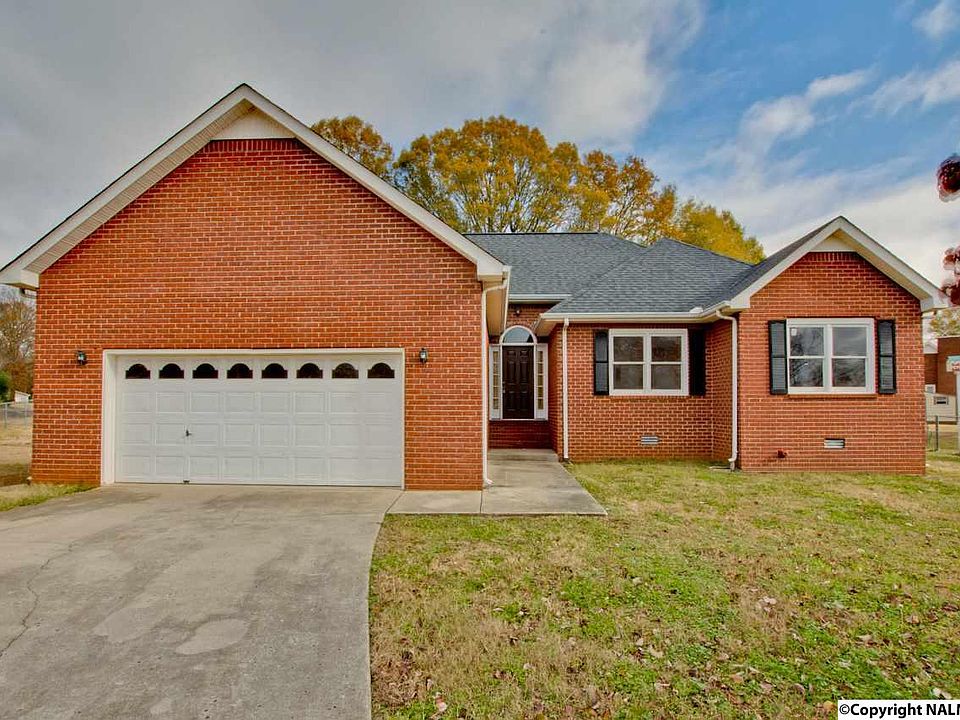 1st image of 103 Sassafras Dr NW