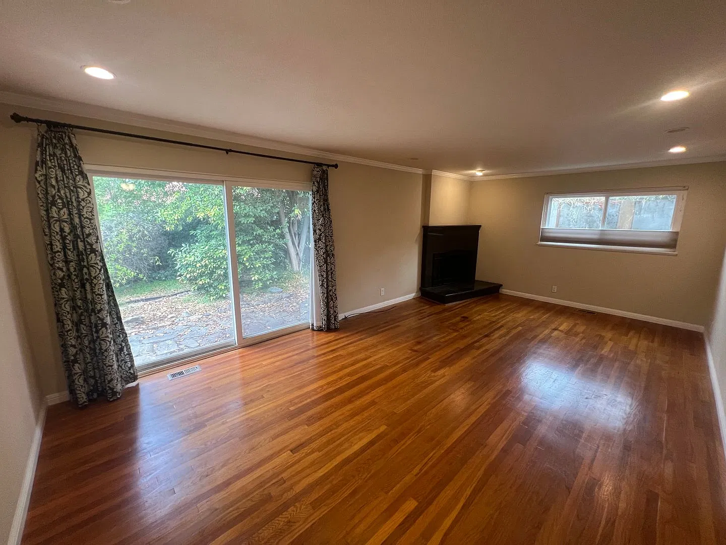 Beautiful 3 bed 2 bath home In San Jose. This is a must see! — Photo 3
