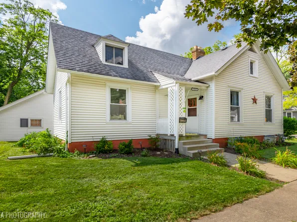 1044 Prospect St, Elgin, IL 60120