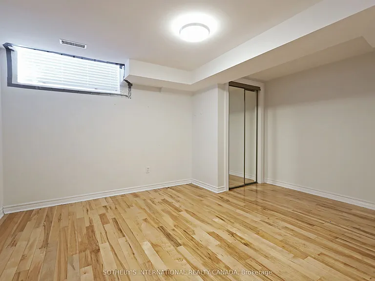 212 Glebemount Ave #LOWER — Photo 9