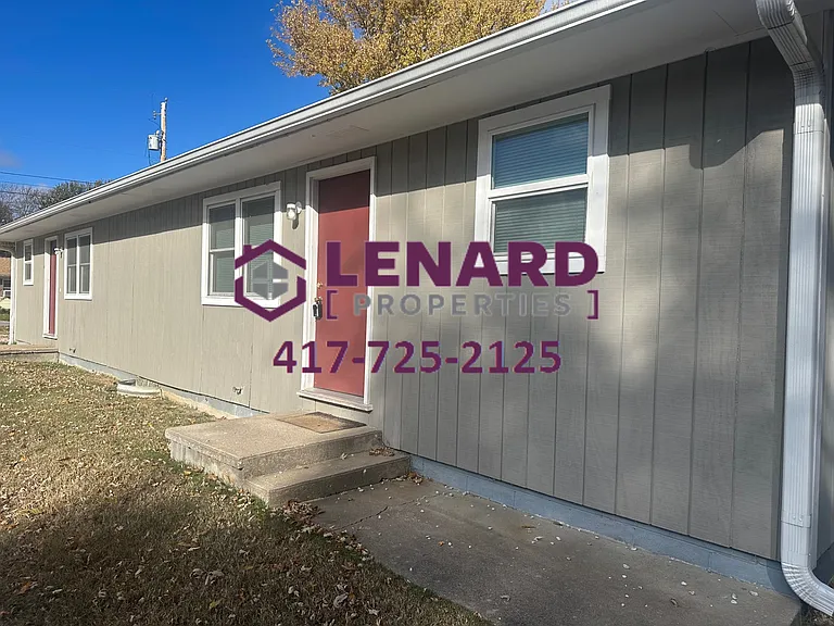 2224 N Clifton Ave — Photo 1