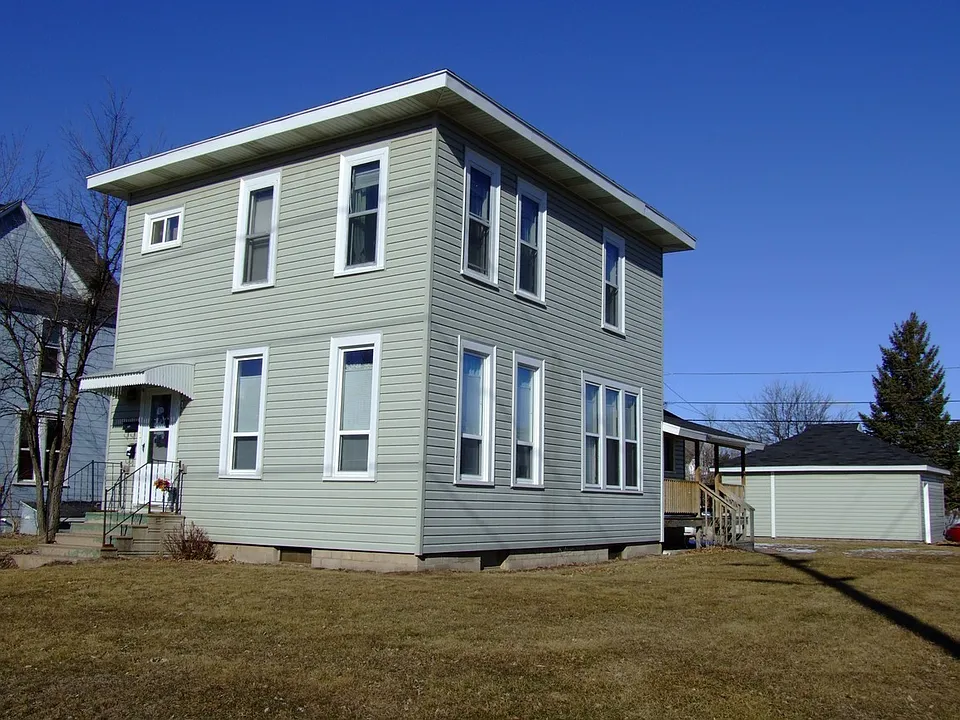 706 1/2 Broadway St #1/2