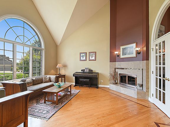 5th image of 126 Augusta Dr