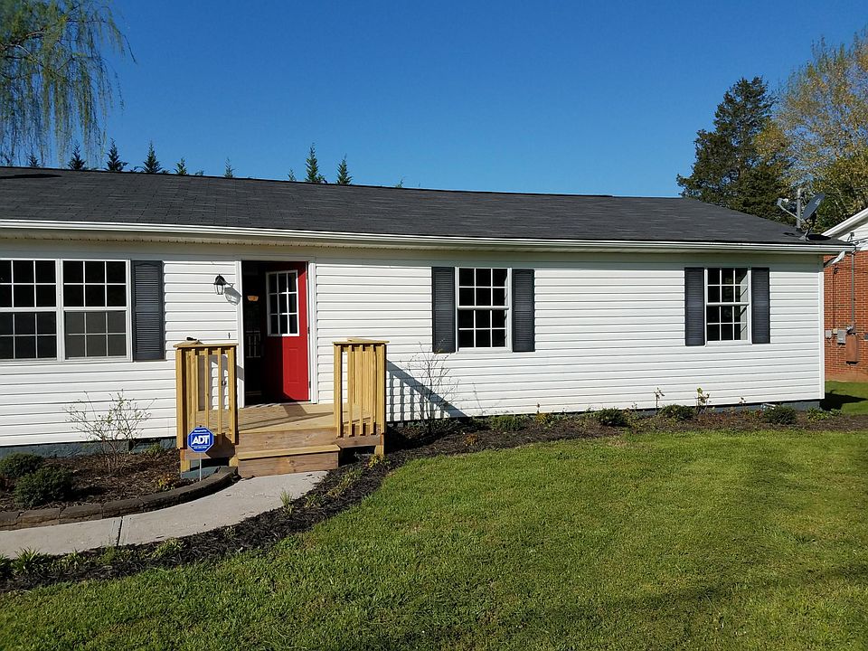 1st image of 5003 Fieldcrest Ln