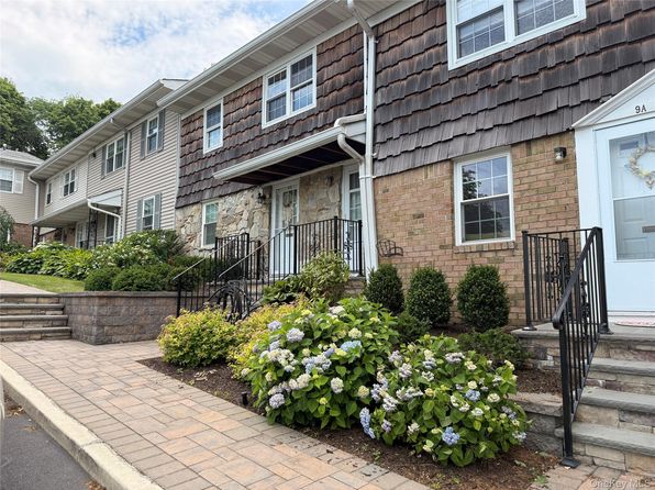 12 Harbour Ln APT 8A