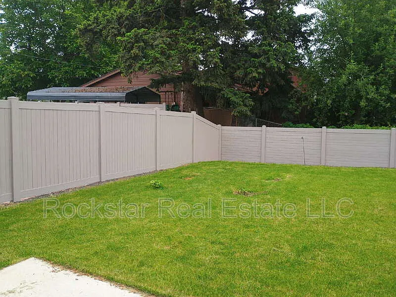 4 bed, 2.5 bath, 2120 sqft, $3,100 — Photo 4