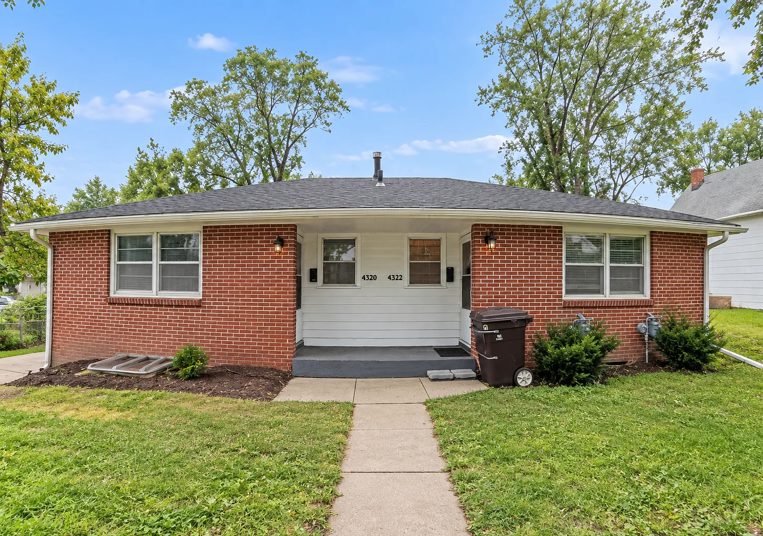 4320 M St-Duplex — Photo 1