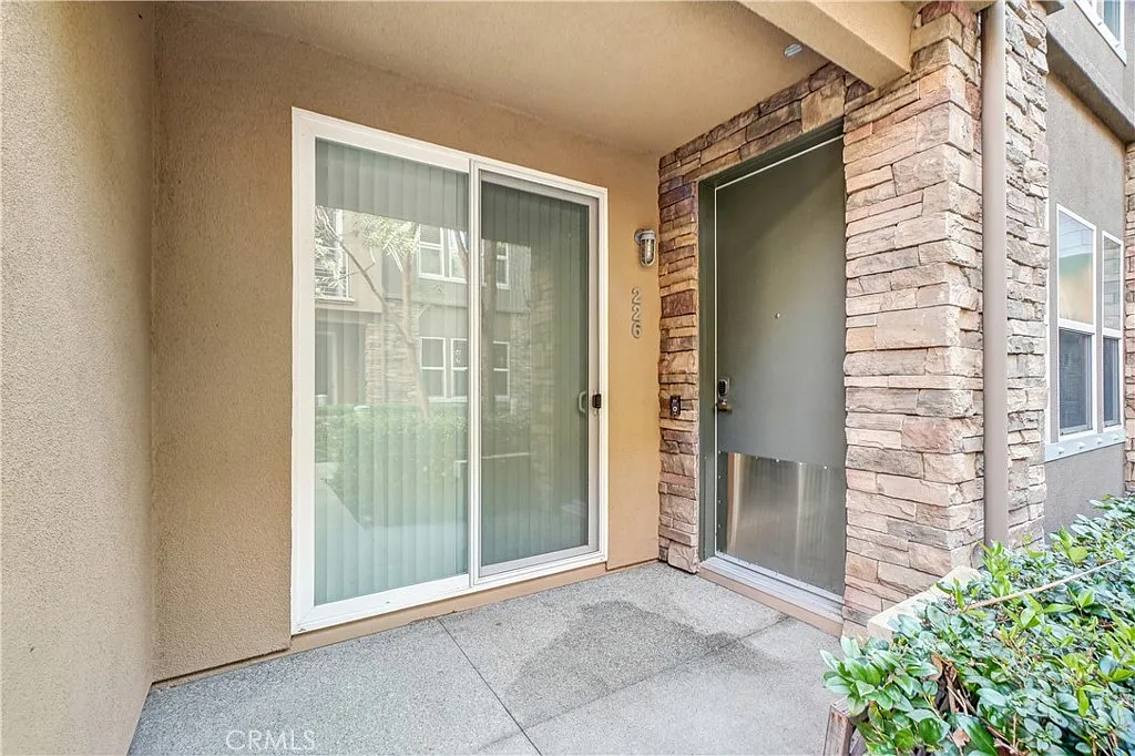 2 bed, 3.5 bath, 1829 sqft, $4,300 — Photo 4