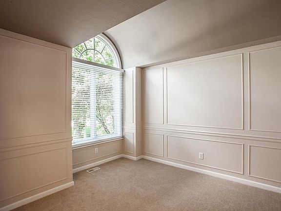 3rd image of 11613 Summit Cir