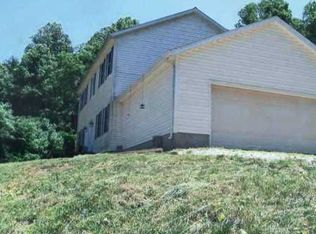 921 Left Fork Rd, Leon, WV 25123