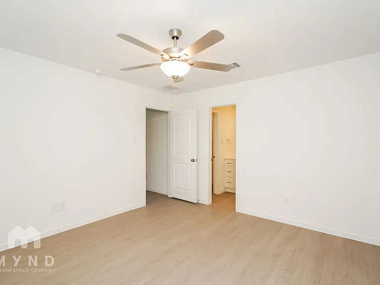 2636 Mistwood Dr — Photo 16
