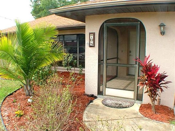 2nd image of 708 SE 20th Ct