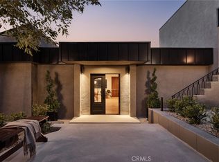 3250 Coldwater Canyon Ave, Studio City, CA 91604