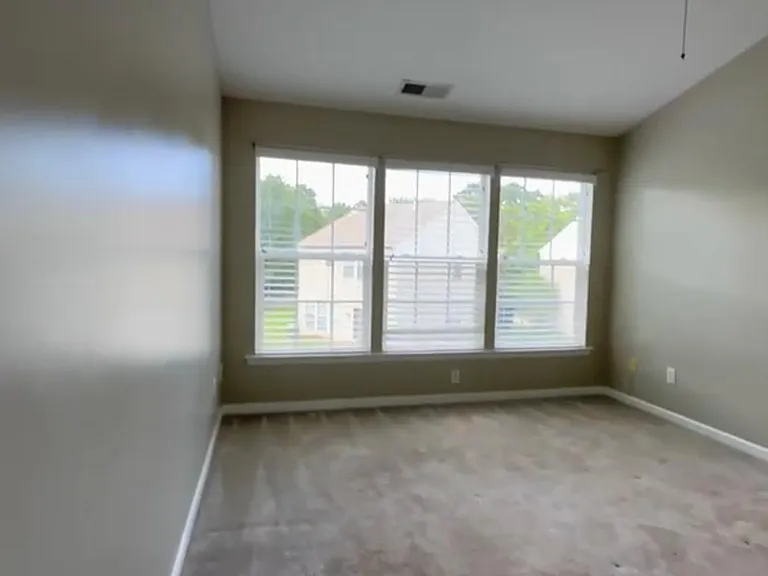3307 Mannington Dr — Photo 2