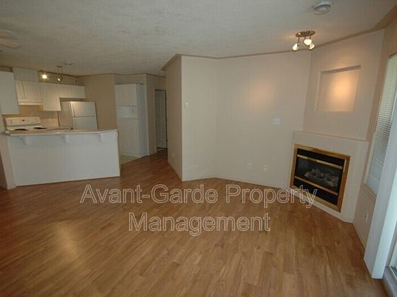 3rd image of 4405A 37th St