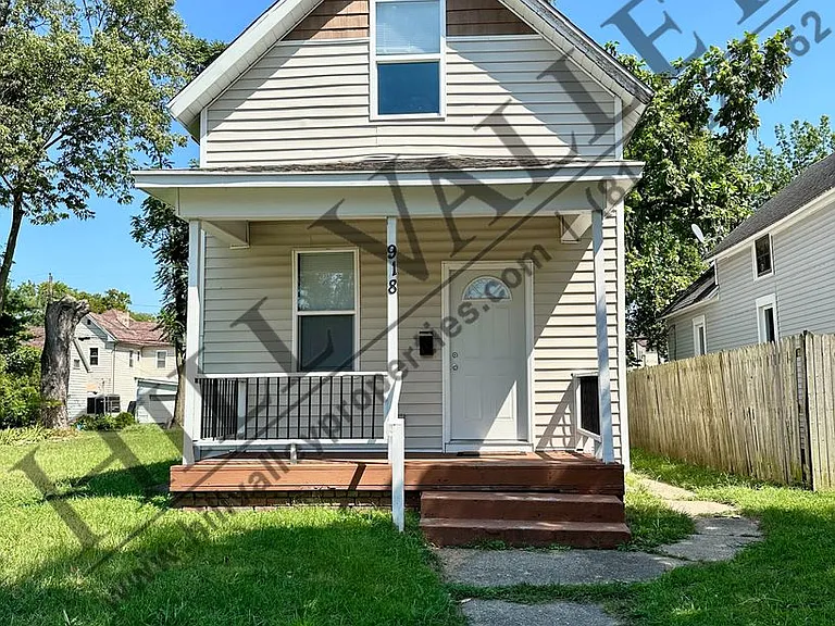 918 S 4th St — Photo 1