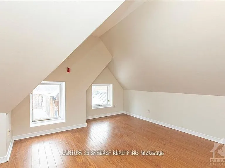 450 Maclaren St #10 — Photo 12