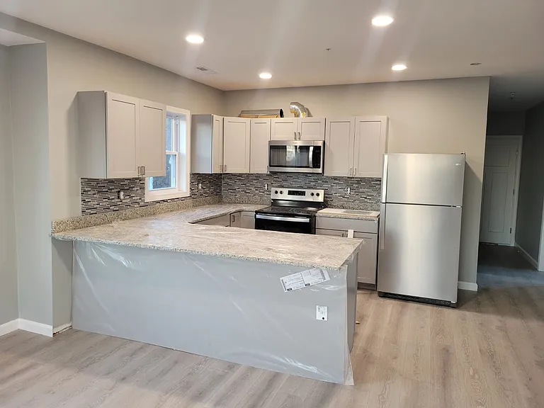 14 Clarendon St #1 — Photo 1