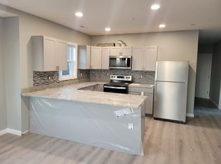 14 Clarendon St #1, Worcester, MA 01604