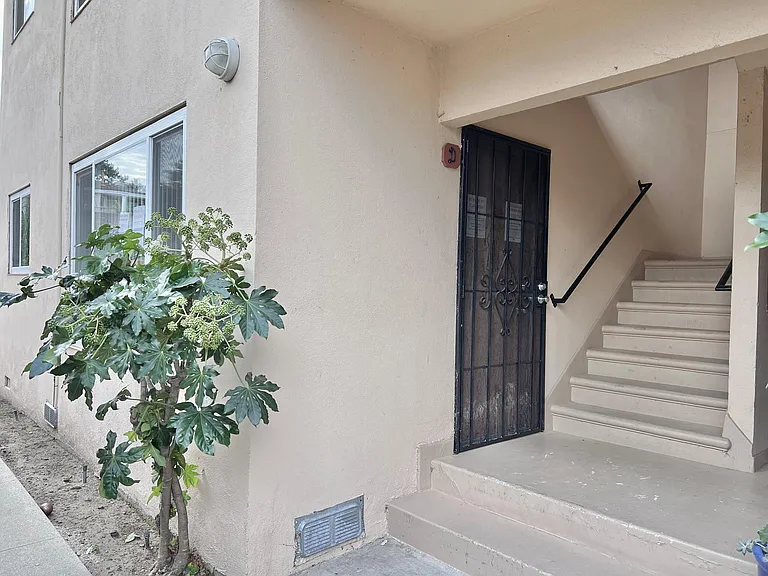 234 W Elm Ave #D — Photo 18