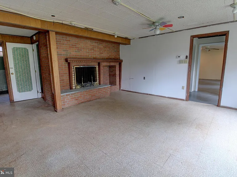 113 Thornton Ct — Photo 33