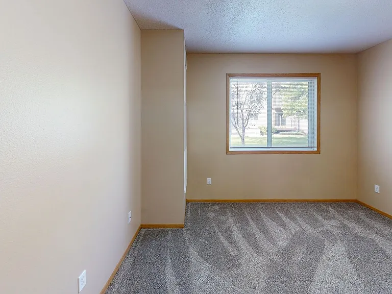 Dakota Park Apartments — Photo 41