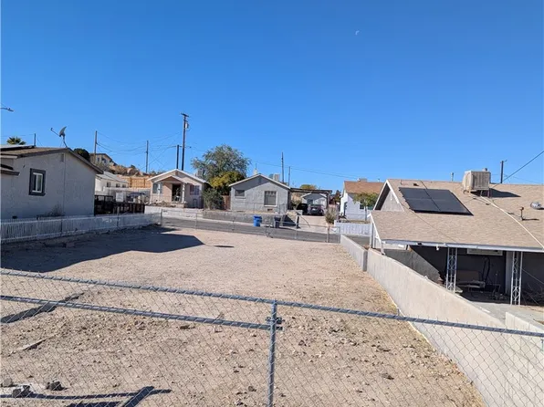 1811614 Wilshire Pl #32, Barstow, CA 92311