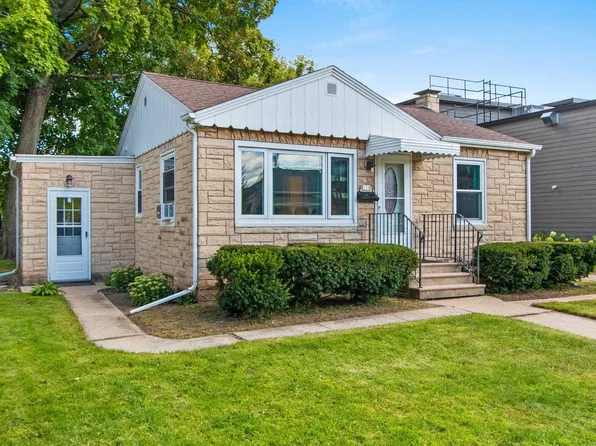 114 N Huron St, De Pere, WI 54115