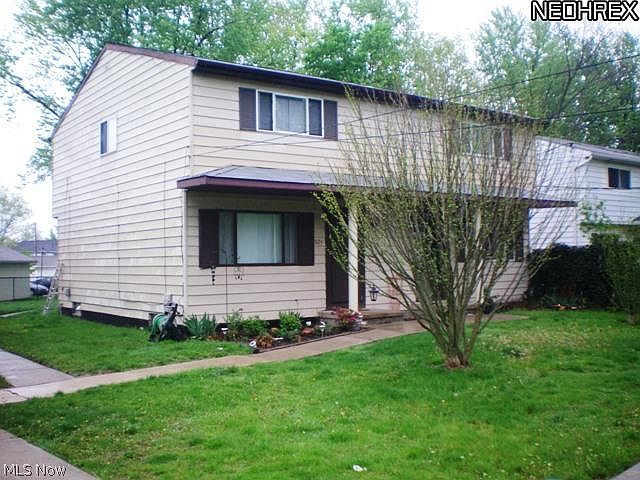 2nd image of 822-824 Grayton Rd