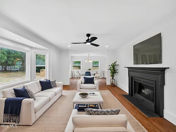 4th image of 2157 Burnett Boulevard