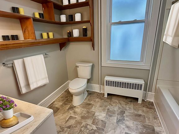 5th image of 47 Waterman St APT 1