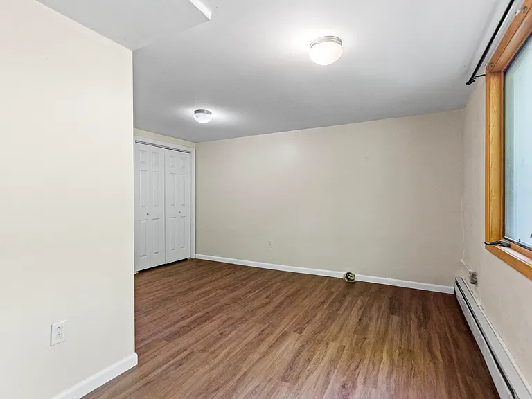 2355 Shepard Ave — Photo 26