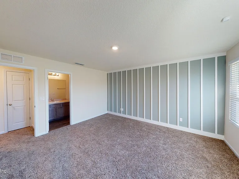 810 Capitol Pkwy — Photo 15