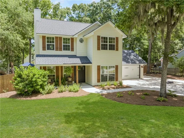 8 Purrysburg Dr, Beaufort, SC 29907