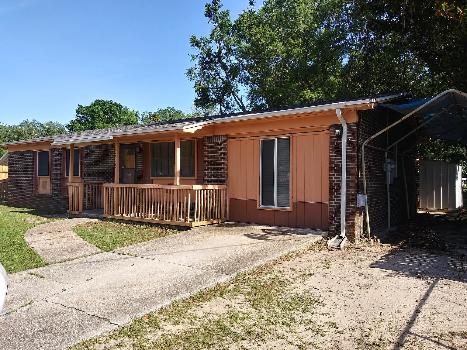 4 bed, 1400 sqft, $1,800 — Photo 2