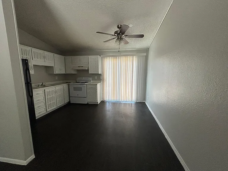 3645 N 71st Ave #16 — Photo 4