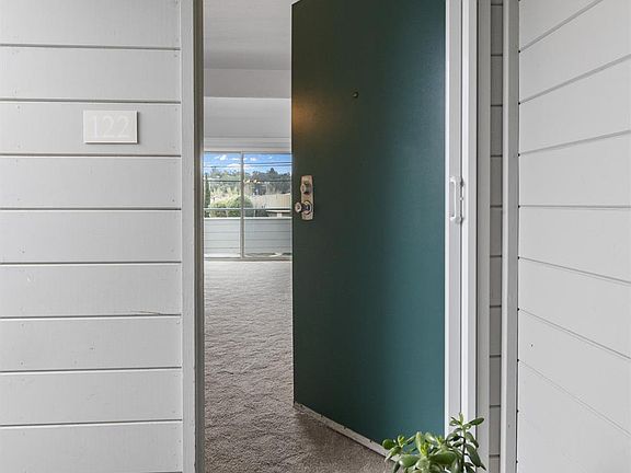 4th image of 122 Larkspur Plaza Drive