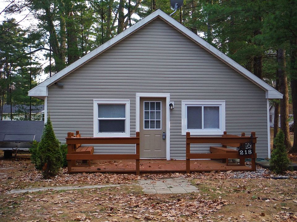1st image of 218 Pine Oaks Dr