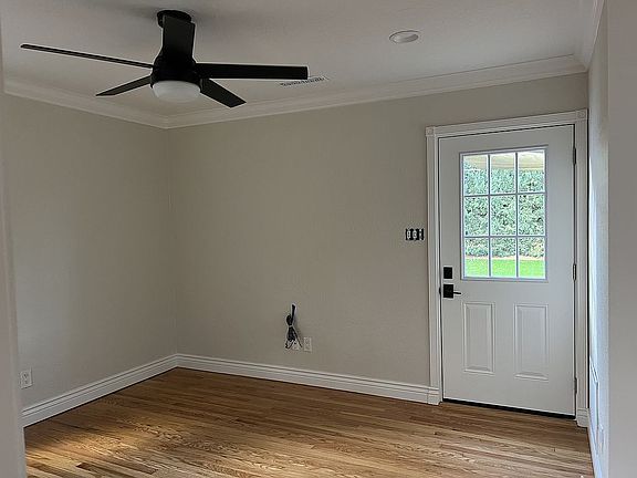 3rd image of 525 Laswell Ave