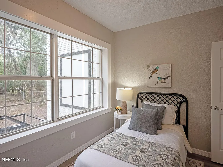 325 Alder St — Photo 29