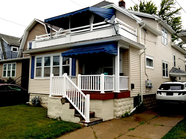 Front of the house - apartment is upstairs.
