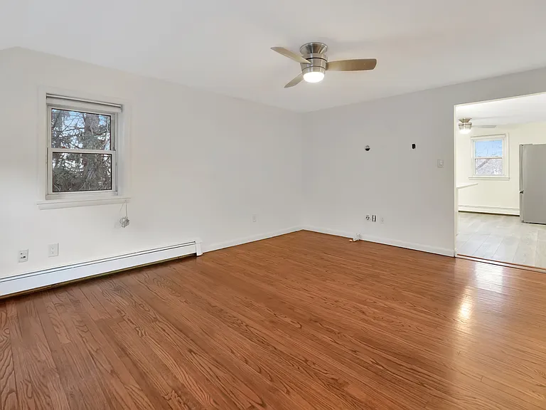 430 Benedict Ave #2 — Photo 6
