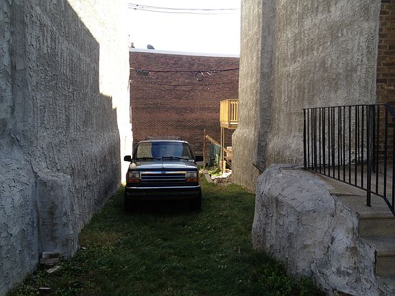 4th image of 5346 W Berks St