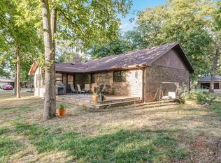 856 Country Manor St, Mount Vernon, MO 65712